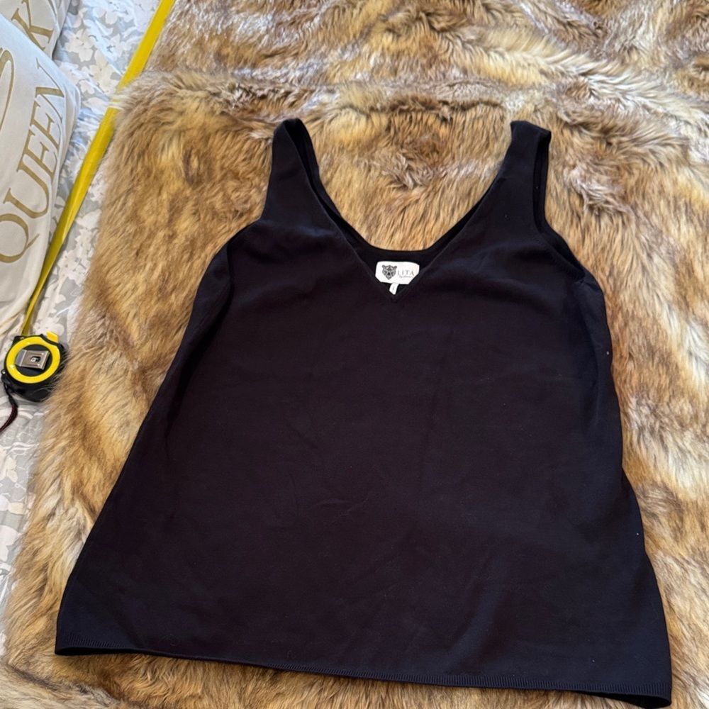 NWOT Lita by Ciara Black V-Neck Sweater Tank Vest Top Posh Show